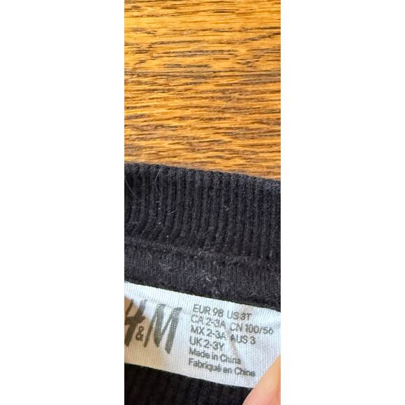 H&M Boys' Sequin NASA Shirt Size 3 - Picture 3 of 4